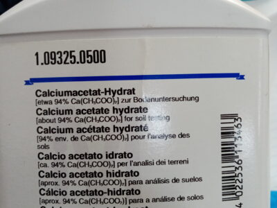 Calcium acetate hydrate