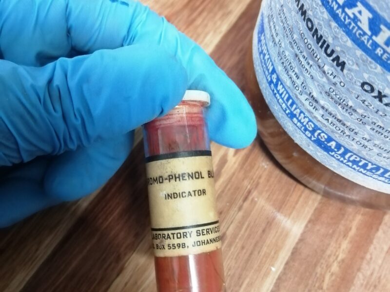Bromophenol blue indicator