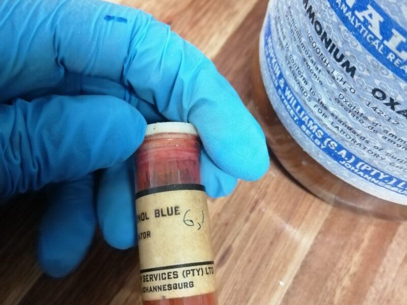 Bromophenol blue indicator