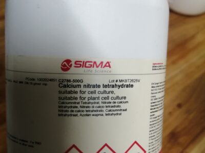 Calcium nitrate tetrahydrate